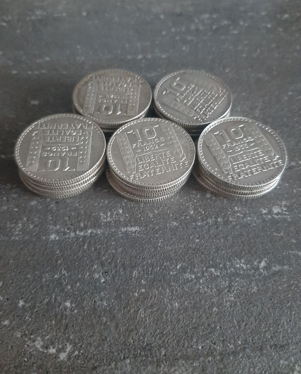 Piles de pièces de monnaie en argent pour rachat